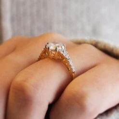 Queen Elizabeth II Engagement Ring -Trudiamonds T2372 GC 5