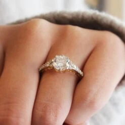 Queen Elizabeth II Engagement Ring -Trudiamonds T2372 GC 6