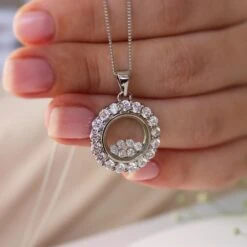 Centre Of Attention Pendant -Trudiamonds T5990 5